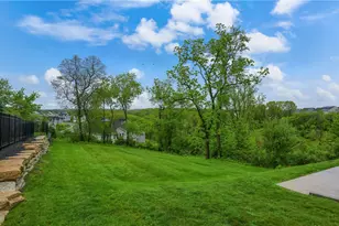 305 Ranchero Dr, Moon/Crescent Twp, PA 15108 - Photo 19