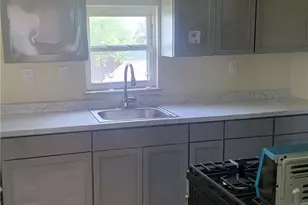2722 Bethesda St, Pittsburgh, PA 15227 - Photo 11