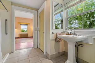 2738 Mt Royal Rd, Pittsburgh, PA 15217 - Photo 15