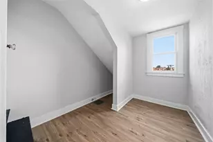 27 W Bellecrest Ave, Pittsburgh, PA 15227 - Photo 33