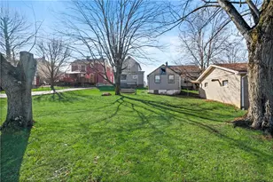 6 W Market St, Burgettstown Boro, PA 15021 - Photo 3