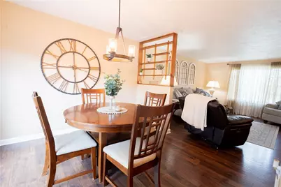 1126 Sodbury Dr, South Park, PA 15129 - Photo 5