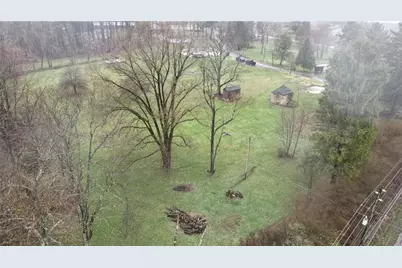42 Old Dinner Bell Rd, Farmington, PA 15437 - Photo 9