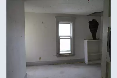 1080 Bruce St, Washington, PA 15301 - Photo 5