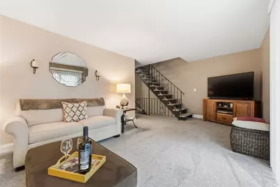 201 Woodbridge Dr, Ross Twp, PA 15237 - Photo 7