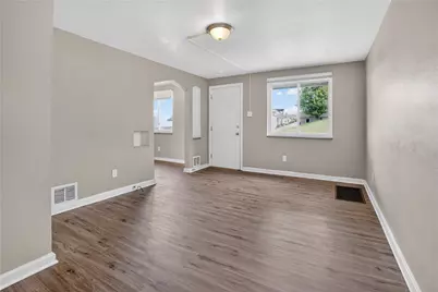 1406 Elmwood St, Port Vue, PA 15133 - Photo 7