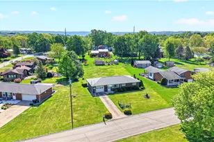 116 Crandon Cir, Brighton Township, PA 15009 - Photo 3
