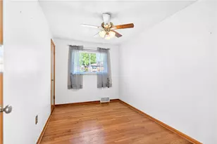 116 Crandon Cir, Brighton Township, PA 15009 - Photo 17