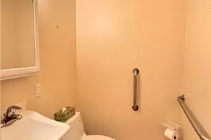 3619 Boulevard of the Allies, Pittsburgh, PA 15213 - Photo 23