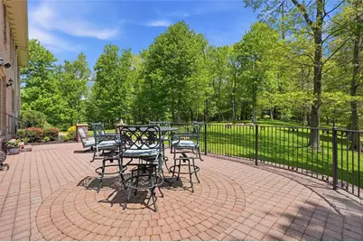 1040 Chanticleer Dr, Moon/Crescent Twp, PA 15046 - Photo 41