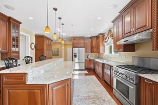 1040 Chanticleer Dr, Moon/Crescent Twp, PA 15046 - Photo 13