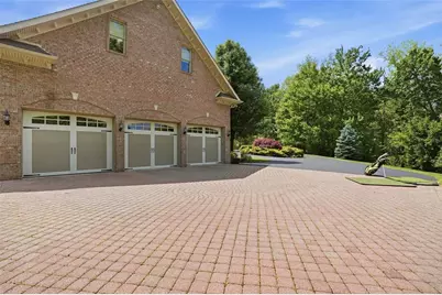 1040 Chanticleer Dr, Moon/Crescent Twp, PA 15046 - Photo 45