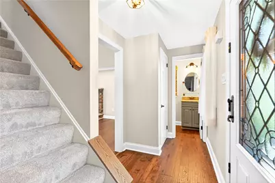 2545 Matterhorn Dr, Pittsburgh, PA 15090 - Photo 5