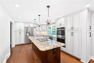 2545 Matterhorn Dr, Pittsburgh, PA 15090 - Photo 7