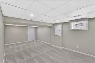 709 Providence Dr, Pittsburgh, PA 15239 - Photo 19