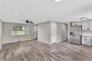709 Providence Dr, Pittsburgh, PA 15239 - Photo 11