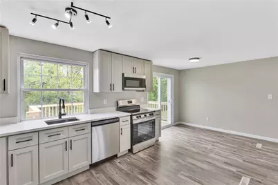 709 Providence Dr, Pittsburgh, PA 15239 - Photo 7