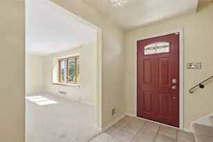 1548 Spreading Oak Dr, Scott Township, PA 15220 - Photo 5