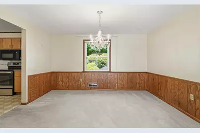 1548 Spreading Oak Dr, Scott Township, PA 15220 - Photo 11