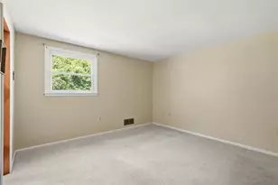 1548 Spreading Oak Dr, Scott Township, PA 15220 - Photo 25