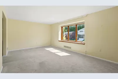 1548 Spreading Oak Dr, Scott Township, PA 15220 - Photo 9