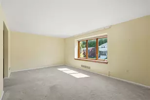 1548 Spreading Oak Dr, Scott Township, PA 15220 - Photo 9