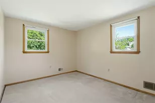 1548 Spreading Oak Dr, Scott Township, PA 15220 - Photo 33