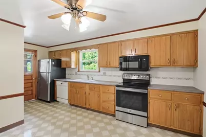 1548 Spreading Oak Dr, Scott Township, PA 15220 - Photo 15