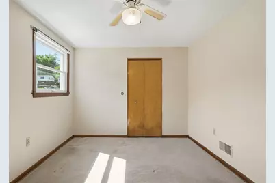 1548 Spreading Oak Dr, Scott Township, PA 15220 - Photo 31
