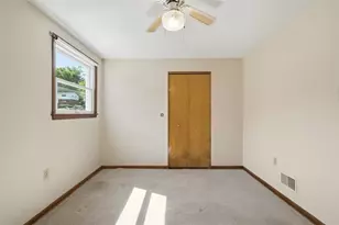 1548 Spreading Oak Dr, Scott Township, PA 15220 - Photo 31