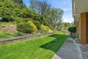 1548 Spreading Oak Dr, Scott Township, PA 15220 - Photo 45