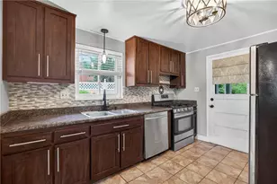 279 Woodridge Dr, Green Tree, PA 15106 - Photo 9