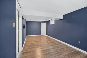 279 Woodridge Dr, Green Tree, PA 15106 - Photo 27