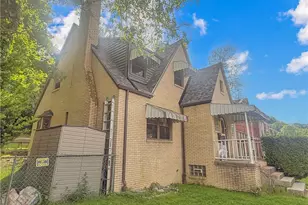 915 Liberty St, McKees Rocks, PA 15136 - Photo 3