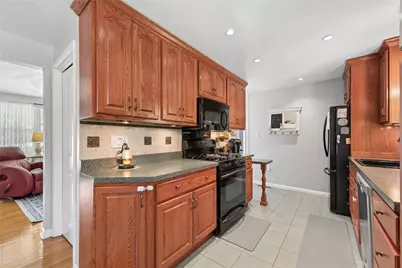 11 Lynn Lee Dr, Greensburg, PA 15601 - Photo 9