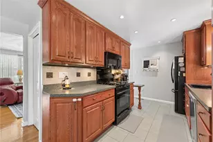 11 Lynn-Lee Dr, Greensburg, PA 15601 - Photo 9
