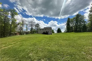 113 Oakwood Dr, Oakland Township, PA 16002 - Photo 9