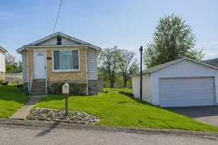 115 Georgia Ave, Vandergrift, PA 15690 - Photo 1