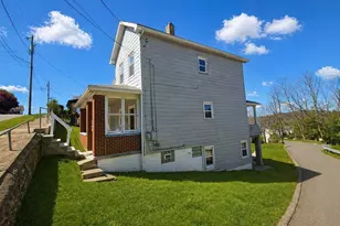 100 Lowell St, Vandergrift, PA 15690 - Photo 3