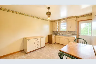 100 Lowell Street, Vandergrift, PA 15690 - Photo 5