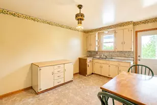 100 Lowell St, Vandergrift, PA 15690 - Photo 5