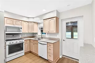 4804 Doverdell Dr, Pittsburgh, PA 15236 - Photo 5
