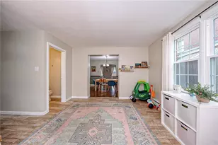 2353 Hollywood Dr, Blackridge, PA 15235 - Photo 9