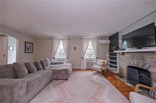 2353 Hollywood Dr, Blackridge, PA 15235 - Photo 3
