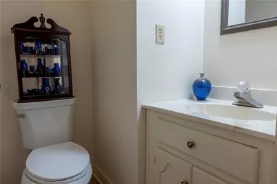 112 Georgetowne Vlg, White Township, PA 15701 - Photo 15