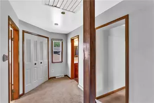 2750 Ohio St, Bethel Park, PA 15102 - Photo 17