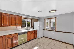 2750 Ohio St, Bethel Park, PA 15102 - Photo 5