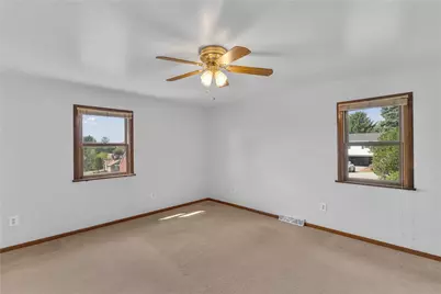 2750 Ohio St, Bethel Park, PA 15102 - Photo 13