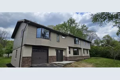 125 Wilma Dr, Washington Township, PA 15613 - Photo 3