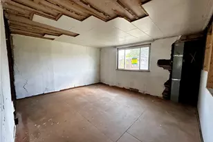 109 Pittsburgh Rd, Bentleyville, PA 15314 - Photo 7